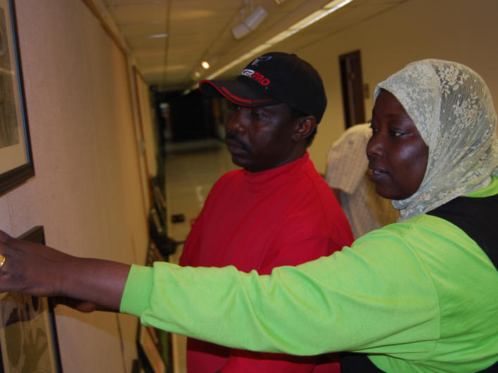 Darfuri artist showing her work